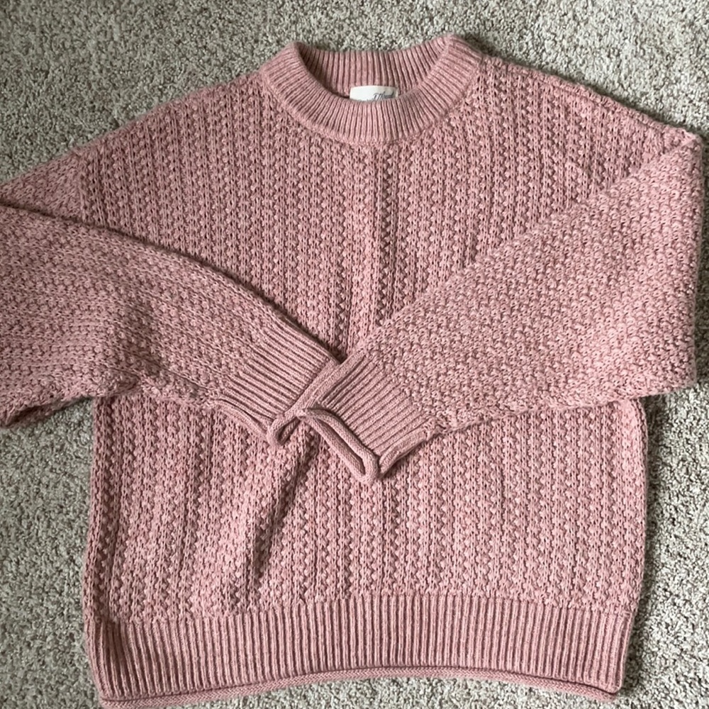 Universal thread sweater